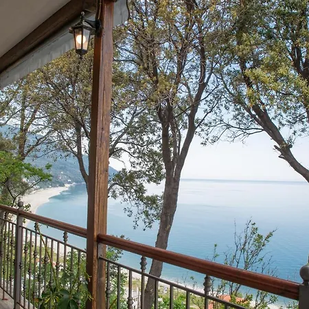 Marabou Chorefto מלון 2*