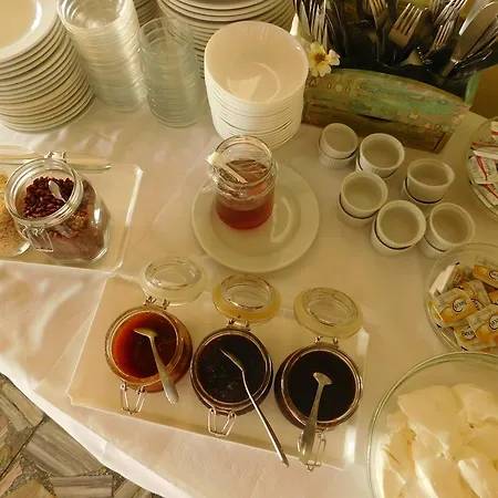 מלון Marabou Chorefto 2*