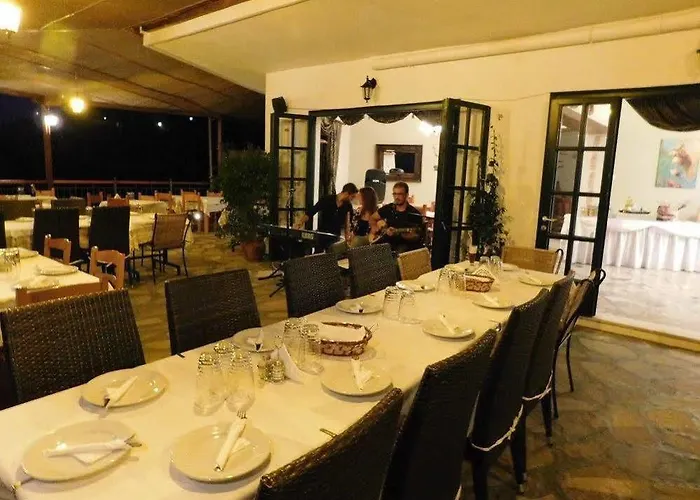 Marabou Chorefto Otel 2*